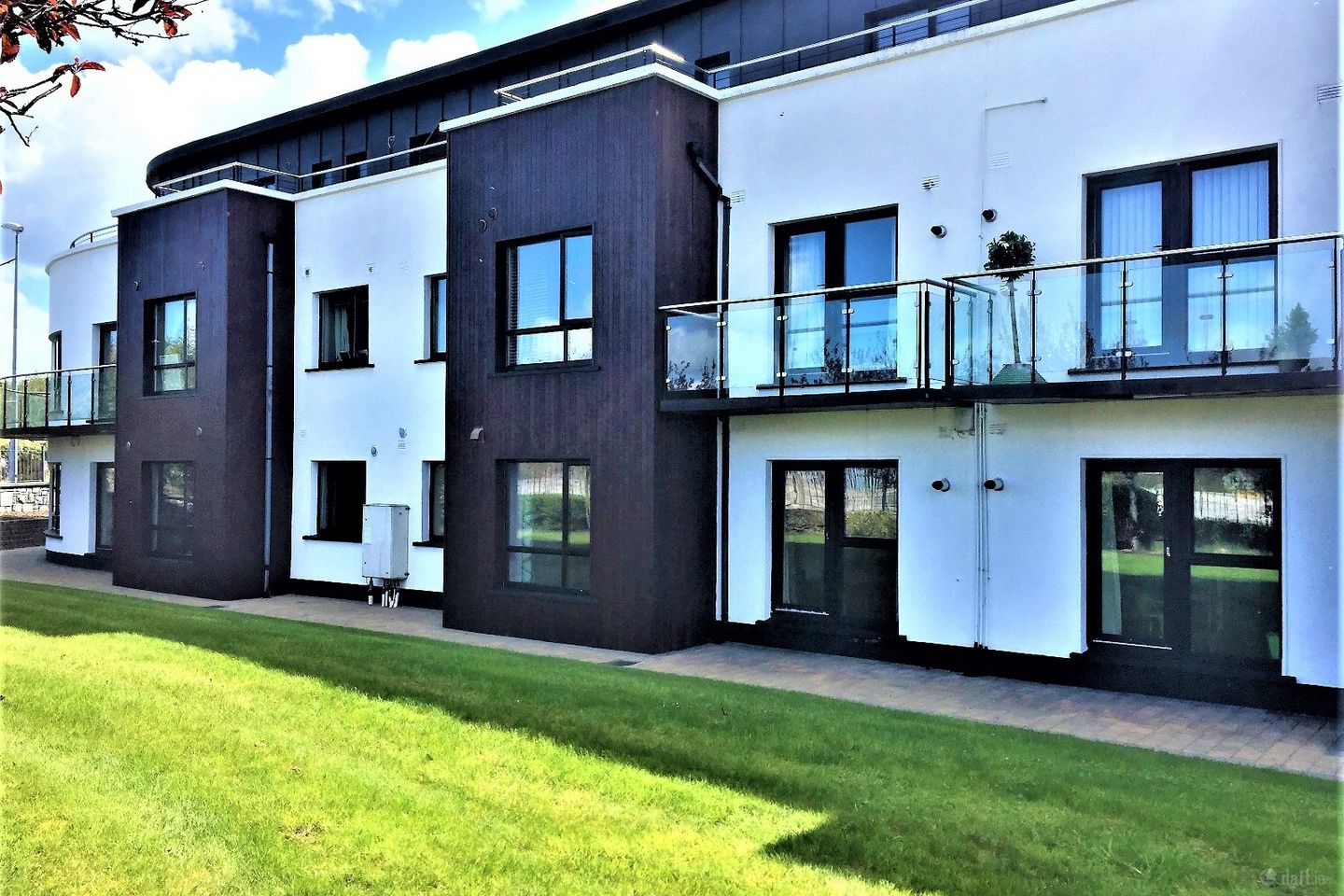 14 Dun Oran, Oranhill, Oranmore, Co. Galway — photo 1