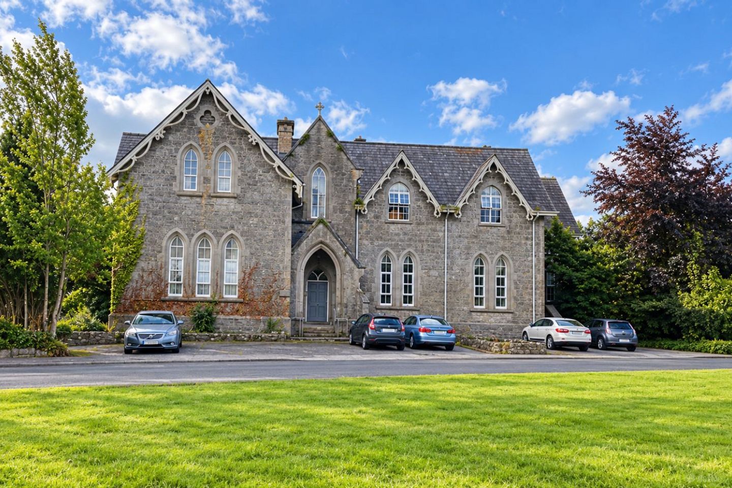 5 College House, The Pines, Ballinasloe, Co. Galway, H53RN01 — photo 1