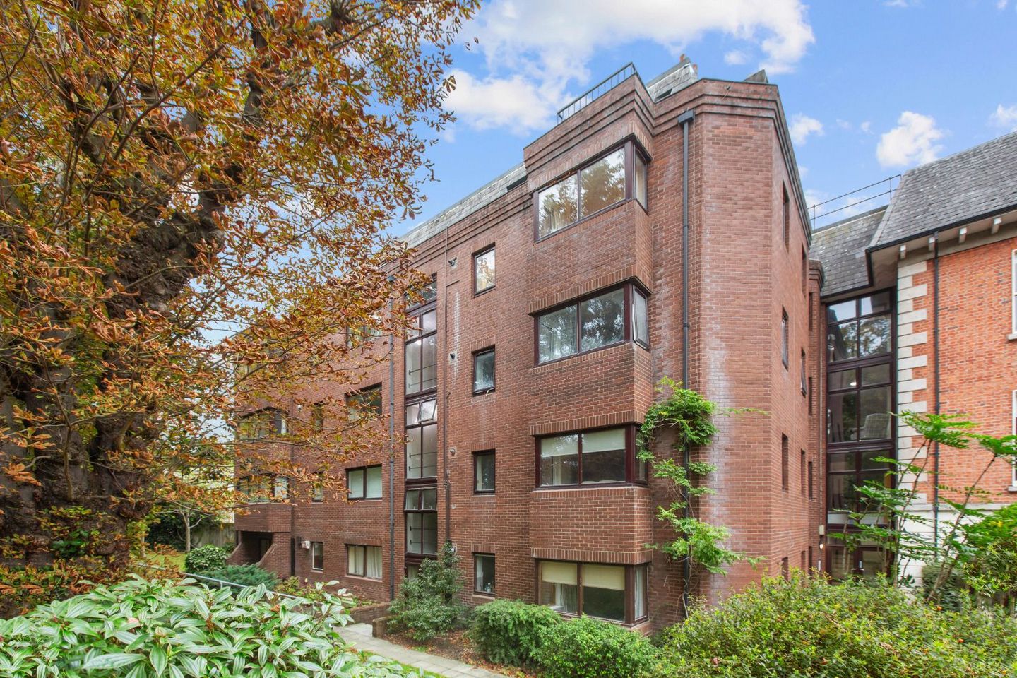Apartment 19, Raglan Hall, Ballsbridge, Dublin 4, D04R5H9 — photo 1