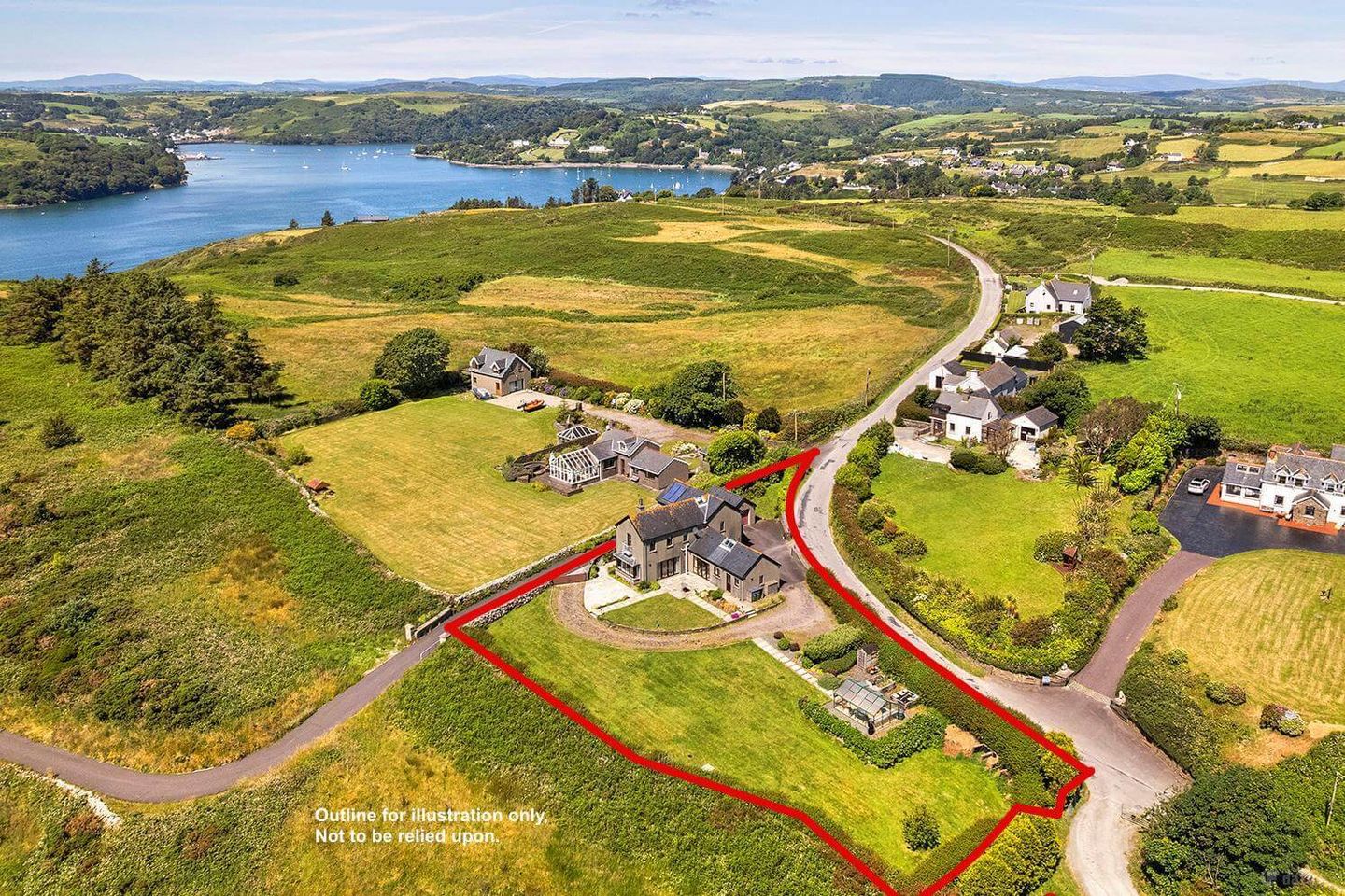 Kilfinnan, Glandore, Co Cork, P81K061 — photo 1