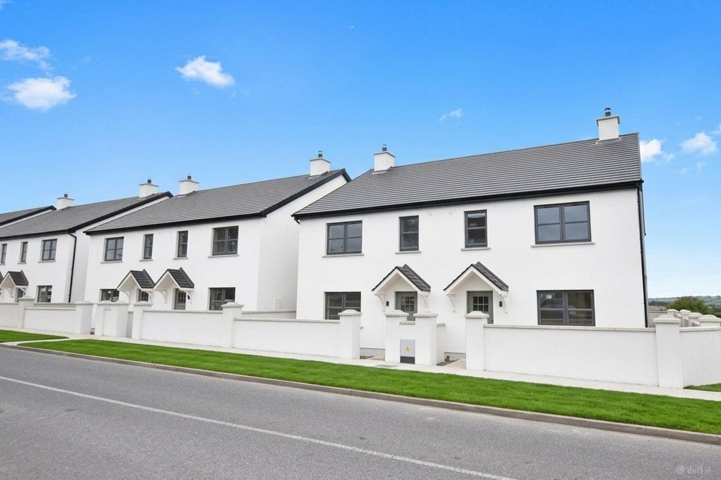 4 Bedroom Semi-Detached, Pairc an Tobair, Bartlemy, Co. Cork — photo 1