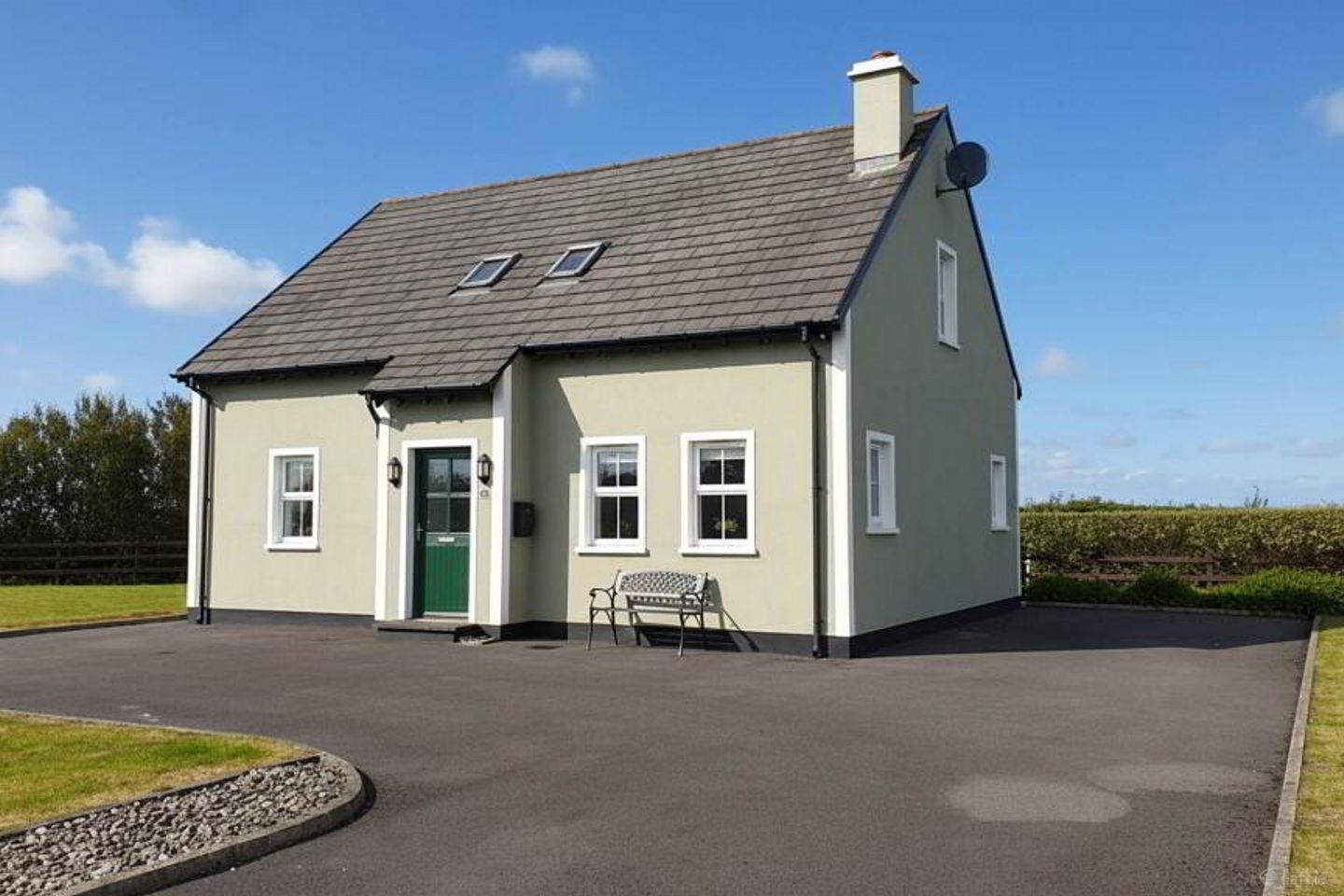 No, 7 Arranmore View, Burtonport, Co. Donegal, F94YV78 — photo 1