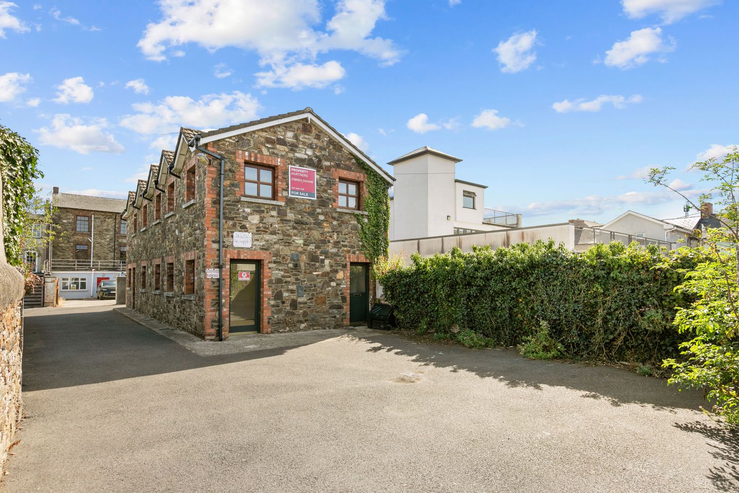 Union Hall, Pearse Street, Gorey, Co. Wexford, Y25W3P9 — photo 1
