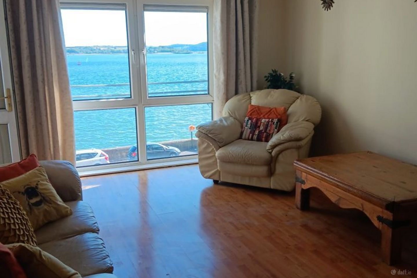 21 The Waterfront, Lynch's Quay, Cobh, Co. Cork, P24C954 — photo 1