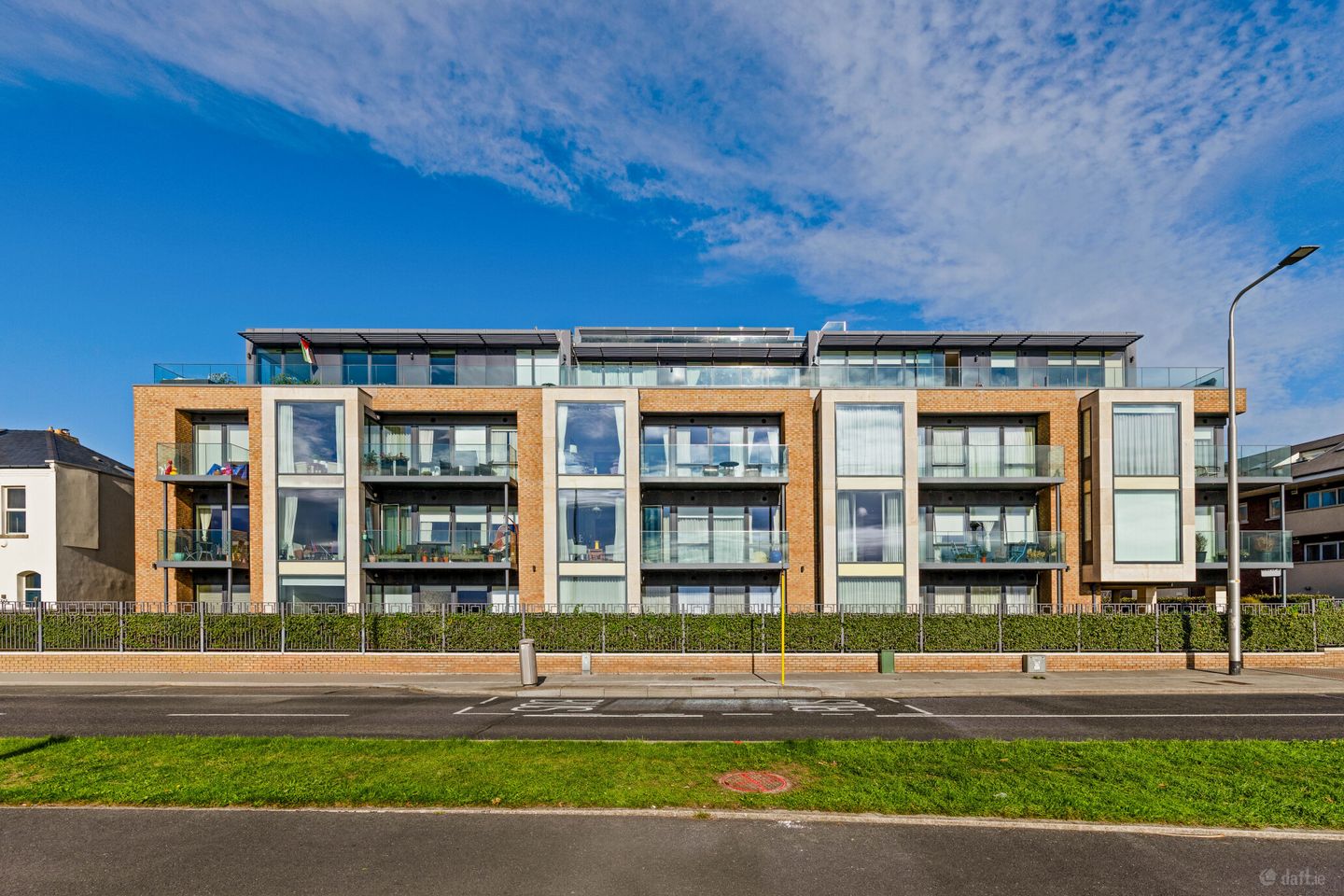 9 Seascape, Clontarf Road, Clontarf, Dublin 3, D03 YR66 — photo 1
