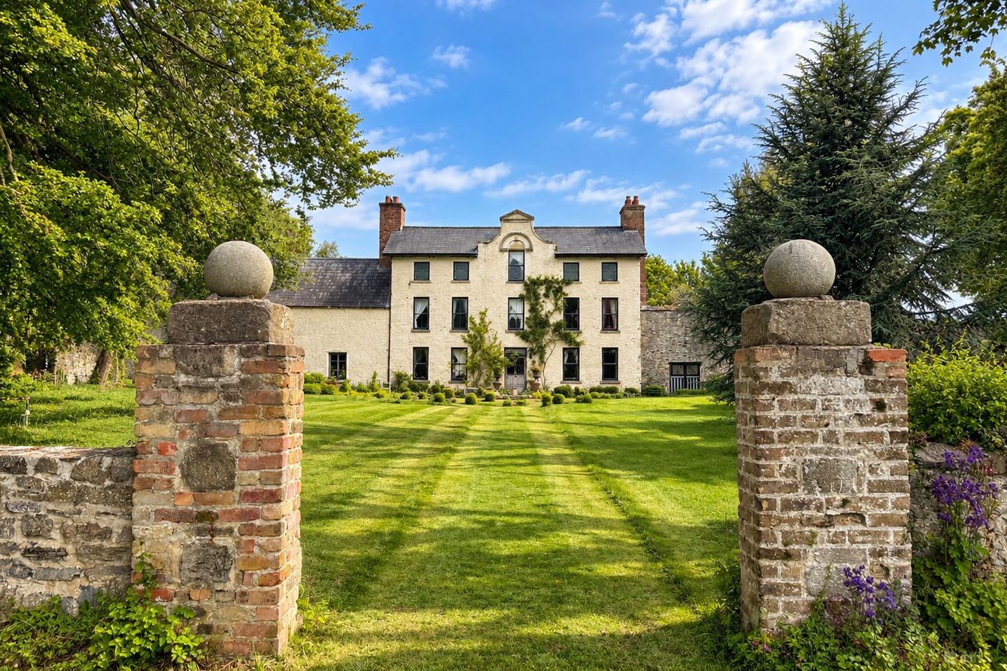 Baldonnell House on c. 3.5 Acres, Baldonnell Lower , Grange Castle, Dublin 22, D22N1N2 — photo 1