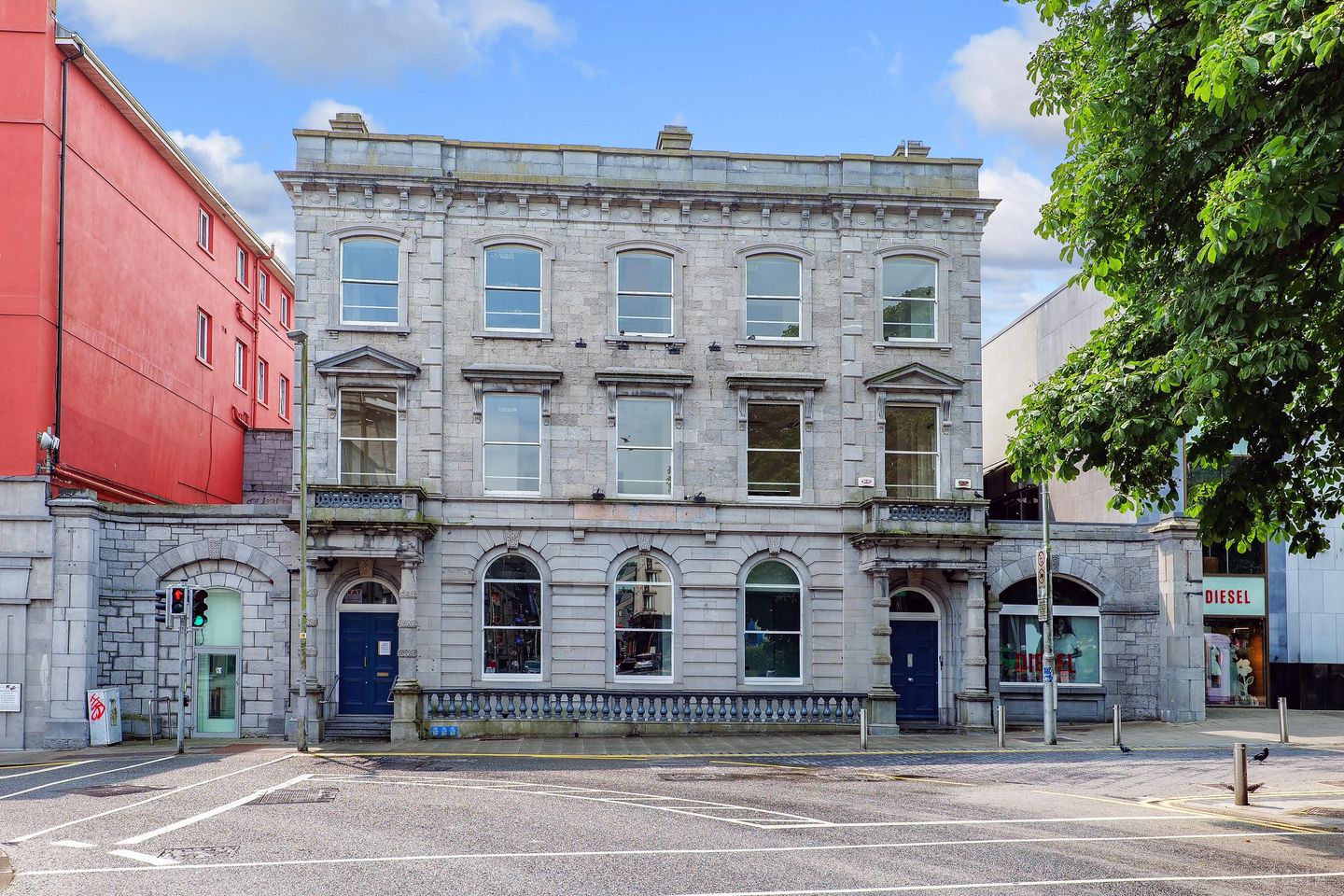 19 Eyre Square, Galway, Galway City Centre, Co. Galway — photo 1