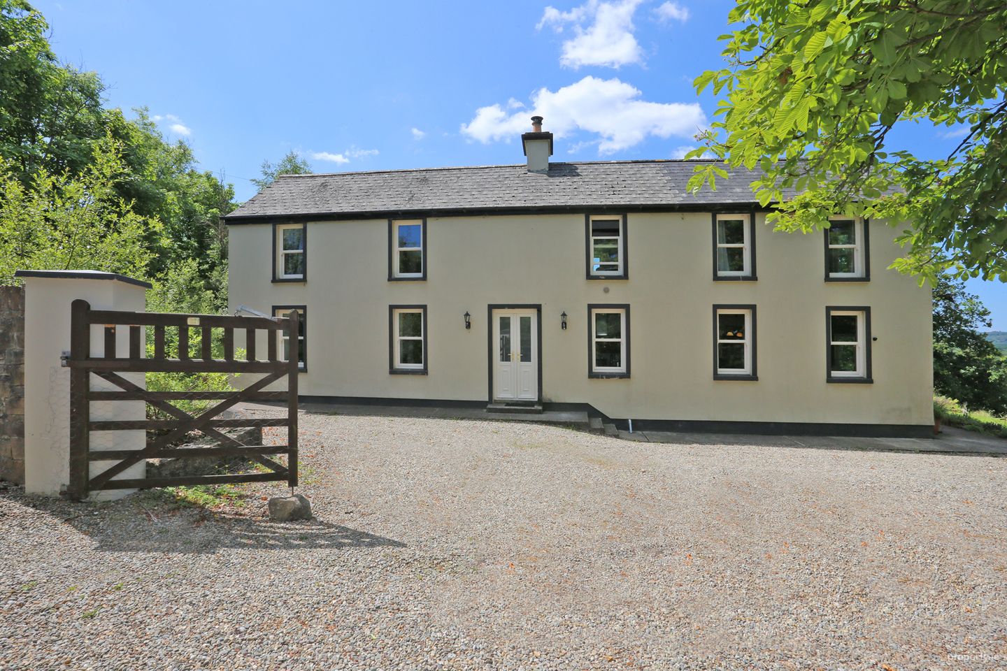 Honeysuckle Lodge, Ardataggle, O'Briens Bridge, Co Clare, V94 NHK2 — photo 1