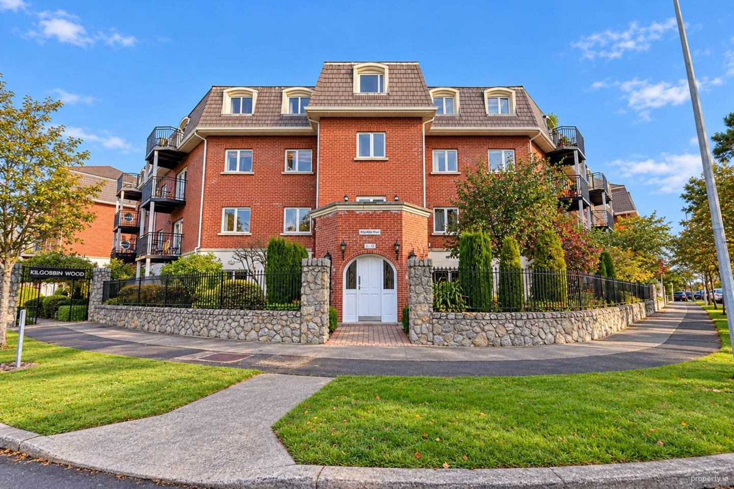 Apartment 117, Kerrymount, Castle Court, Kilgobbin Wood, Sandyford, Dublin 18, Co. Dublin — photo 1