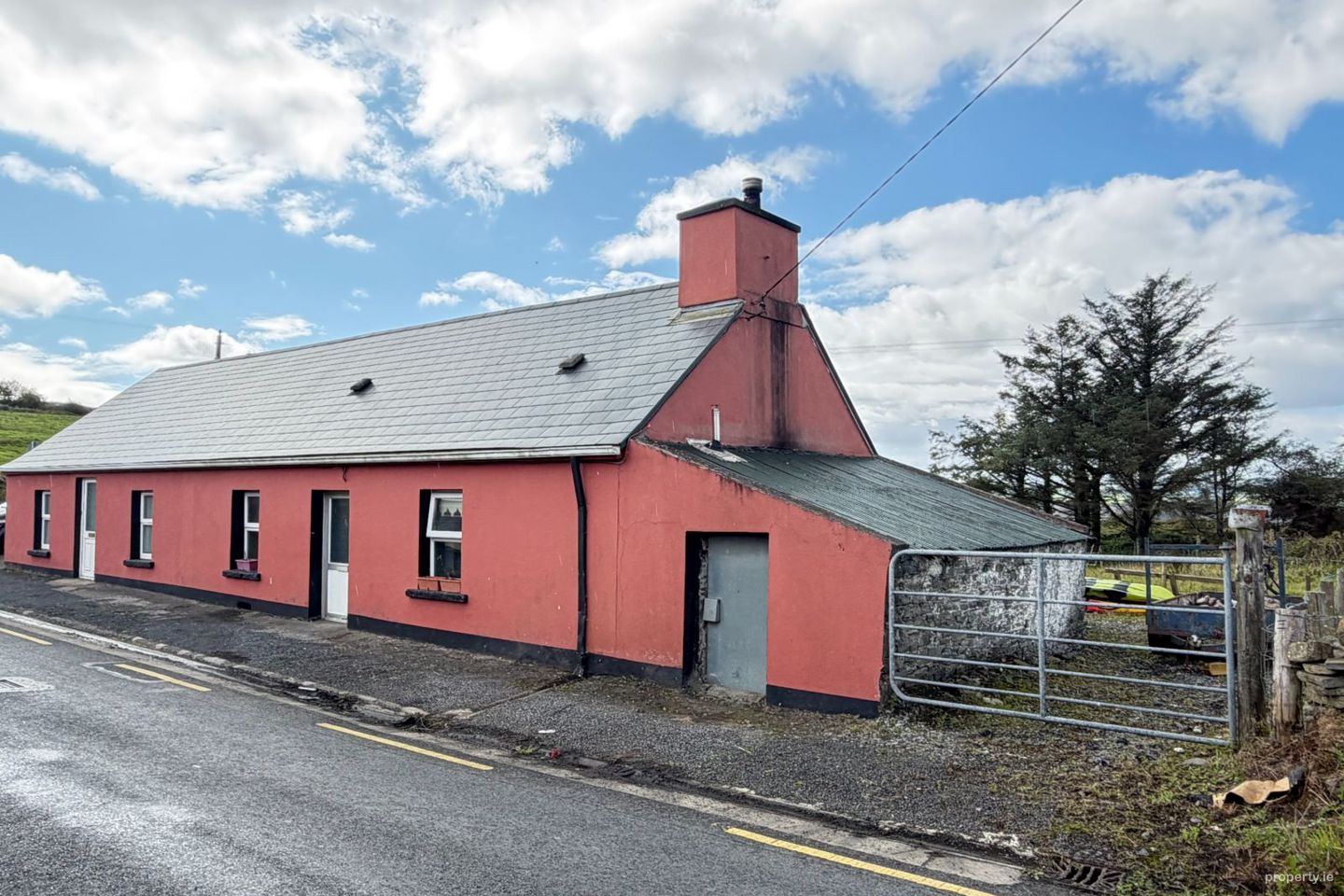 Deerpark West, Ennistymon, Lahinch, Co. Clare, V95X5E5 — photo 1