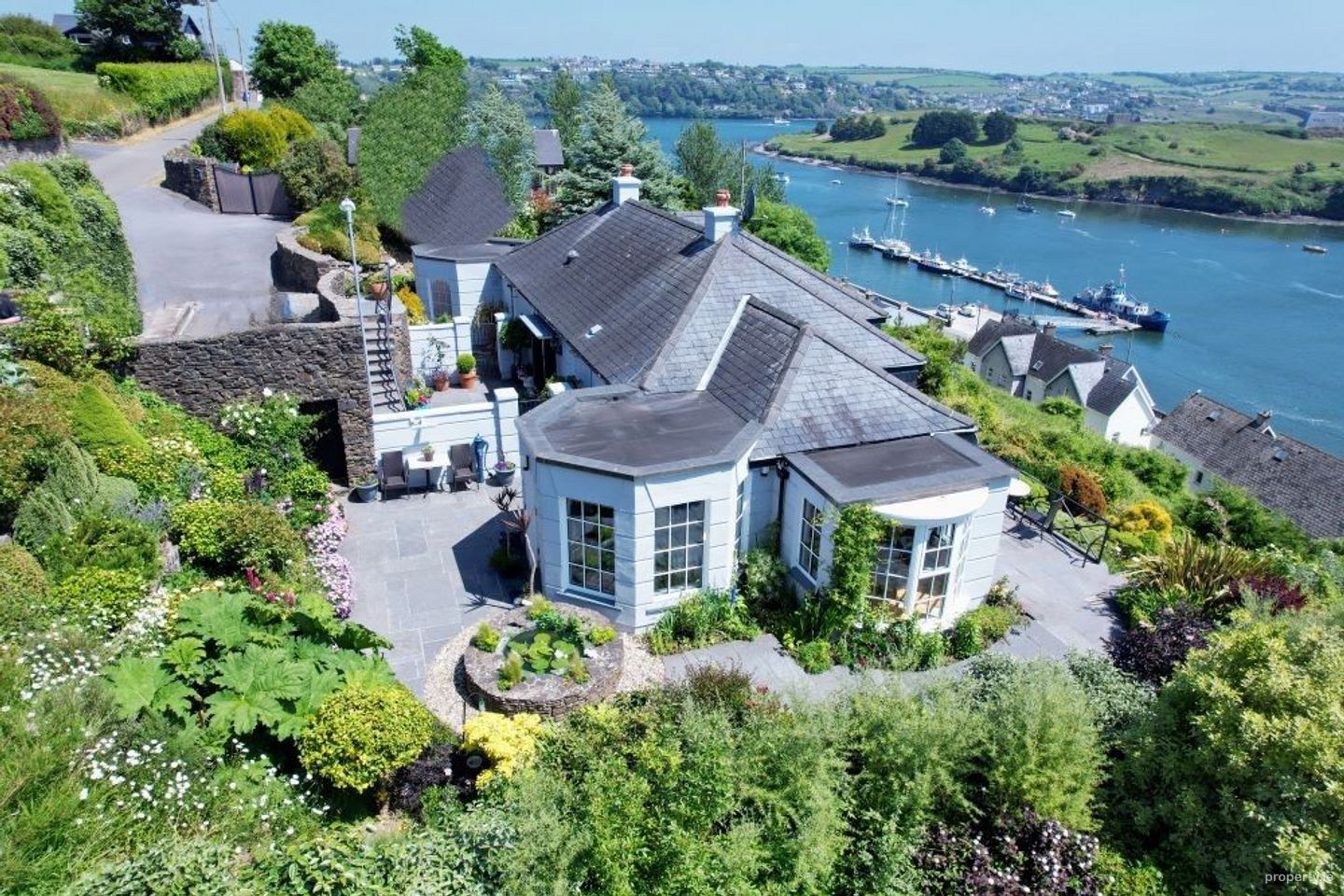 Joaney'S Garden, Compass Hill, Kinsale, Co. Cork, P17E308 — photo 1