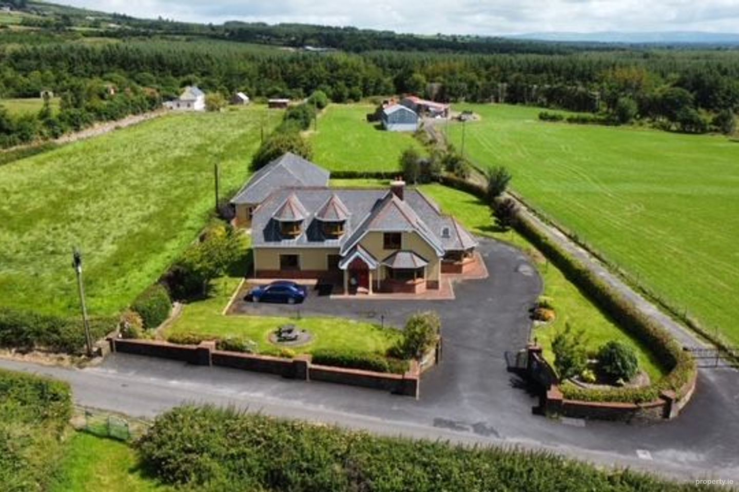 Woodvilla House, Ballygamboon, Castlemaine, Co. Kerry, V93VP66 — photo 1
