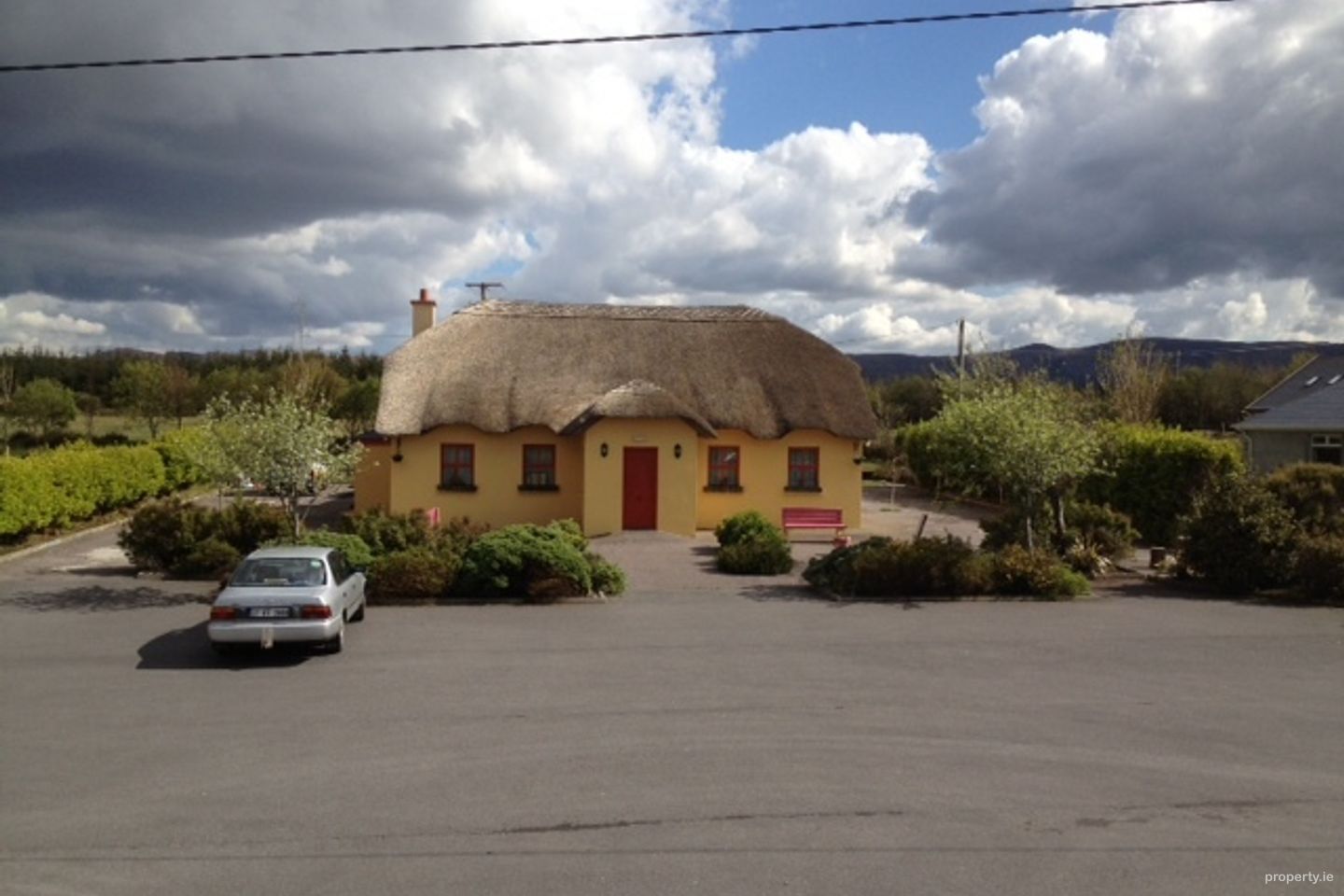 The Thatch Cottage, Strandsend, Cahersiveen, Co. Kerry, V23K799 — photo 1
