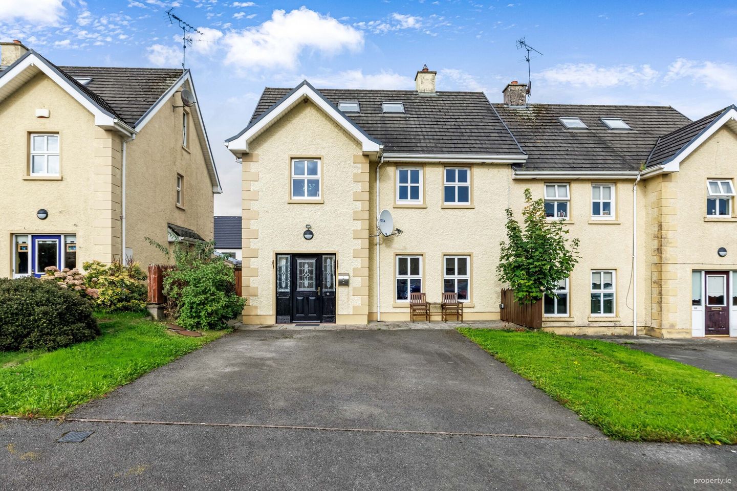 24 Latlurcan Glen, Monaghan Town, H18 Y229 — photo 1