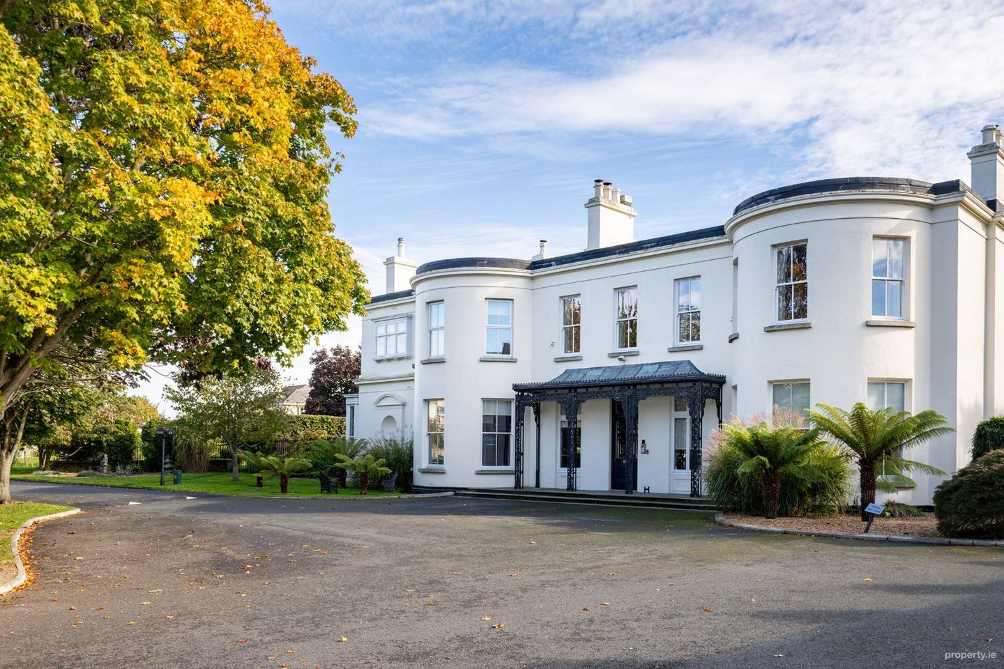 Apartment 1, Main House, Simmonscourt Castle, Donnybrook, Dublin 4, D04TK74 — photo 1