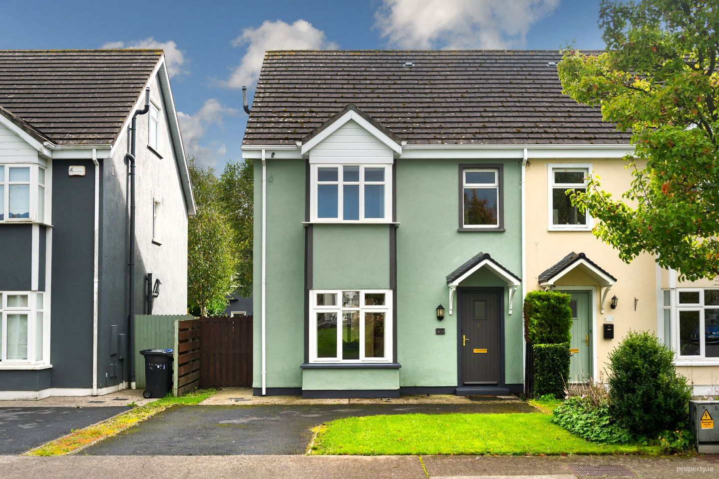 13 Lough Gate, Portarlington, Co. Laois, R32KC60 — photo 1
