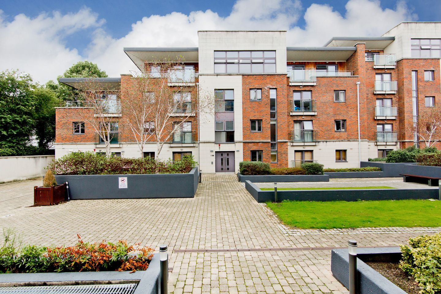 35 Hyde Square, South Circular Road, Kilmainham, Dublin 8, D08 TY00 — photo 1