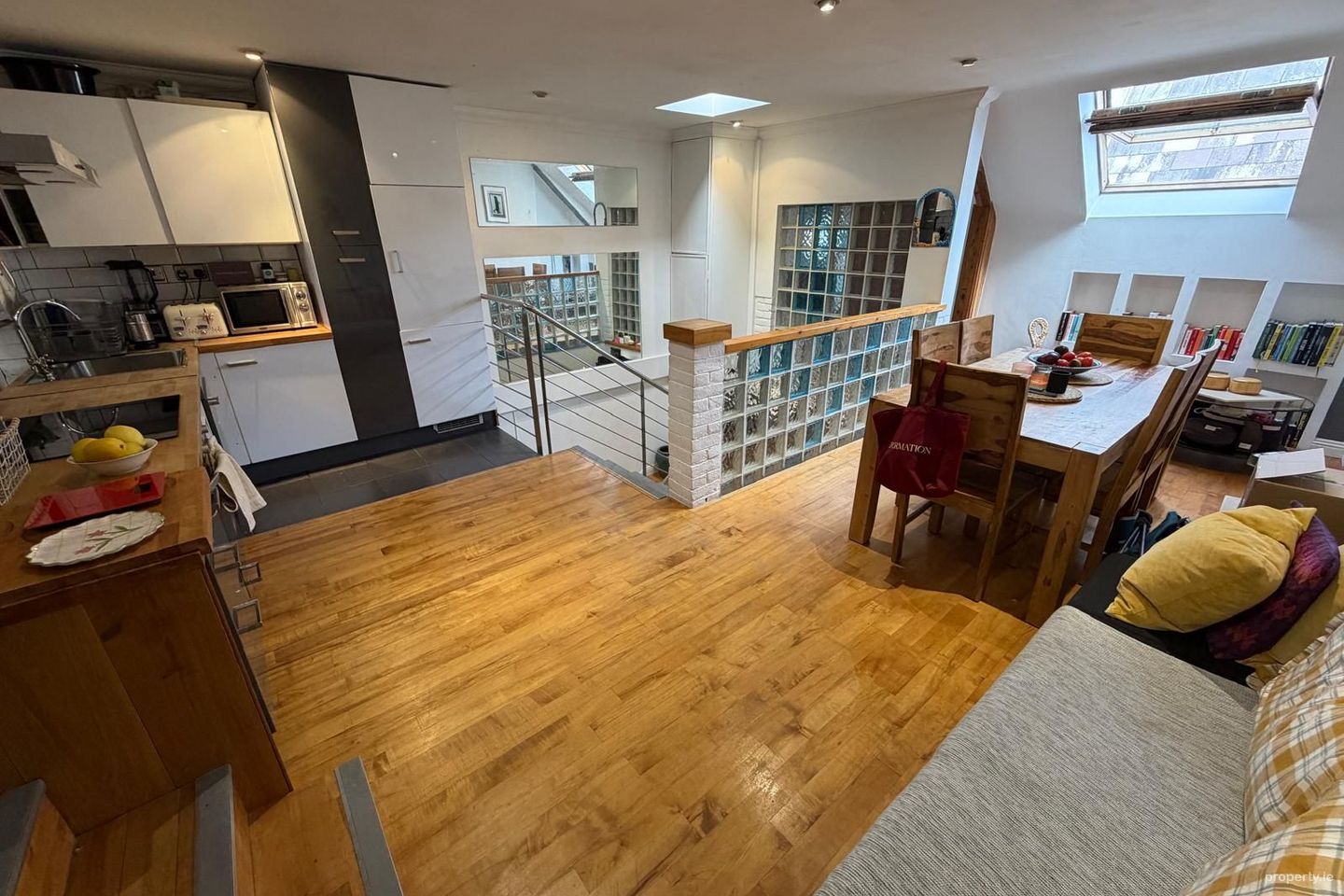 4th Floor Apartment, Parliament Street, Temple Bar, Dublin 2 — photo 1