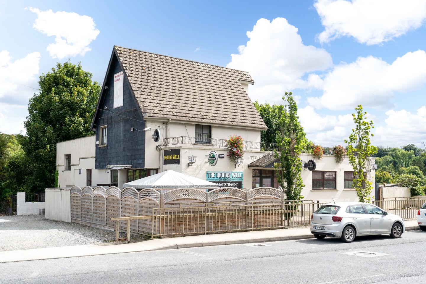Druids Well Pub and Site With Full Planning Permission, Newtownmountkennedy, Co. Wicklow, A63C965 — photo 1