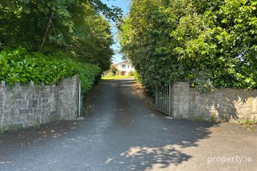 Crofton, Garrynatineel, Ballina, Co. Tipperary, V94WEX4 — photo 2