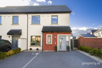 8 Newtown Avenue, Kill, Co. Kildare — photo 3