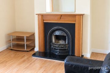 9 Castle Lawn, Kilgobbin Wood, Leopardstown, Dublin 18 — photo 3