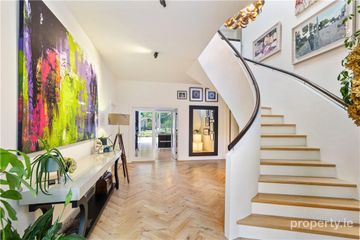 28 The Thicket, Foxrock, Dublin 18, D18 F6A2 — photo 3