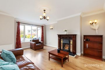 26 Glencairn Walk, The Gallops, Leopardstown, Dublin 18 — photo 3