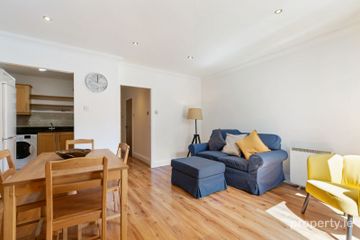 Apartment, Cranmer Place, Cranmer Lane, Ballsbridge, Dublin 4 — photo 2