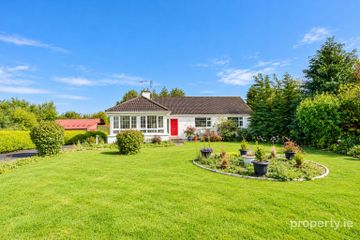 Bungalow on c. 0.5 Acre, Eadestown, Naas, Co. Kildare, W91XV02 — photo 2