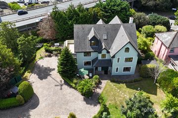 Instow, Riverbank, Douglas, Co. Cork, T12Y9V3