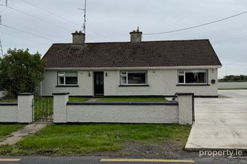 Bungalow at Spricklestown, The Ward, Ballycoolin, Dublin 11 — photo 2