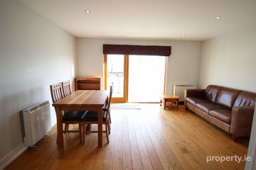 18 Rathborne Way, Dublin 15, Royal Canal Park, Dublin 15 — photo 2