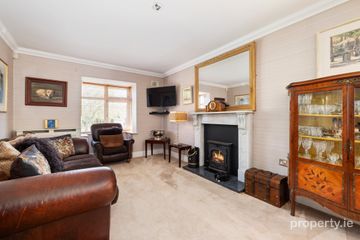 19 Seaview Wood, Shankill, Dublin 18, D18 RX71 — photo 2