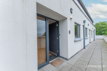 Crescent Villas, Taylor's Hill, Co. Galway, H91WF66 — photo 2