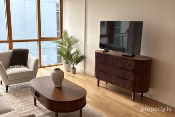 Newly Renovated Luxury in The Gasworks Apartments, Grand Canal Dock, Dublin 4 — photo 3