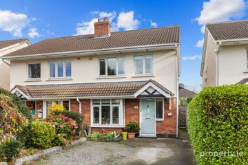 4 Glencairn Grove, The Gallops, Leopardstown, Dublin 18, D18C5T3