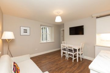 Basement Apartment, 1 Lennox Street, Portobello, Dublin 8 — photo 2