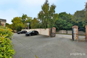 Apartment 4, Broomfield Hall, Shankill, Dublin 18, D18X590 — photo 3