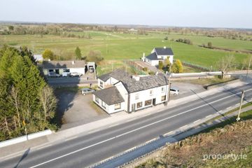 Chariot Lounge, Corskeagh, Frenchpark, Frenchpark, Co. Roscommon, F45C963 — photo 3