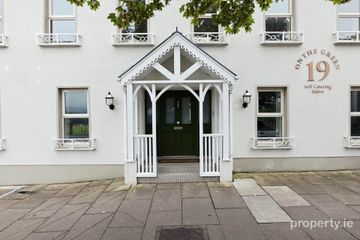 19 On The Green - Cedar Suite, 19 Main Street, Belcoo, Enniskillen, Co. Fermanagh — photo 2