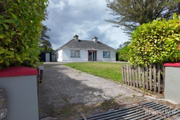 Moores Cottage, The Demesne, Frenchpark, Co. Roscommon, F45HH27