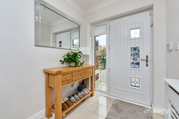 34 Newcastle Woods Drive, Enfield, Co. Meath, A83FK40 — photo 2