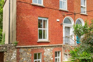 9 Sydenham Road, Dundrum, Dublin 14, D14YC66 — photo 2