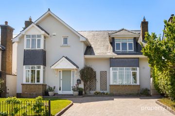 8 Glen View, Kilgarron Hill, Enniskerry, Co. Wicklow, A98K300