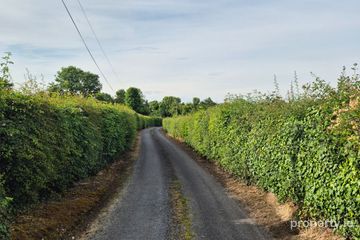 A quiet cul de sac country lane.