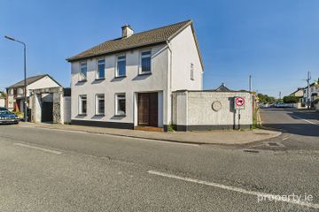 Tayside, River Street, Clara, Co. Offaly, R35YR02 — photo 2