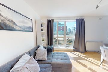 Longboat Quay South Apartments, Hanover Quay, Dublin 2 — photo 2