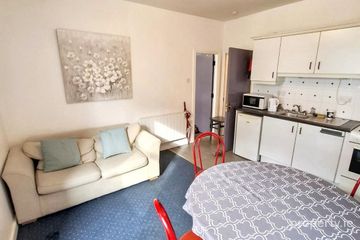 Apartment 2, 18 Devonshire Street, T23HP66, Cork City Centre, Co. Cork — photo 2
