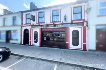 Garveys Dew Drop Inn, Market Square, Charlestown, Co. Mayo, F12P583 — photo 2
